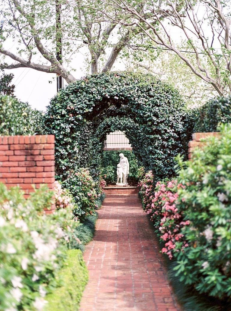 Houston Wedding At River Oaks Garden Club Featured On Trendy